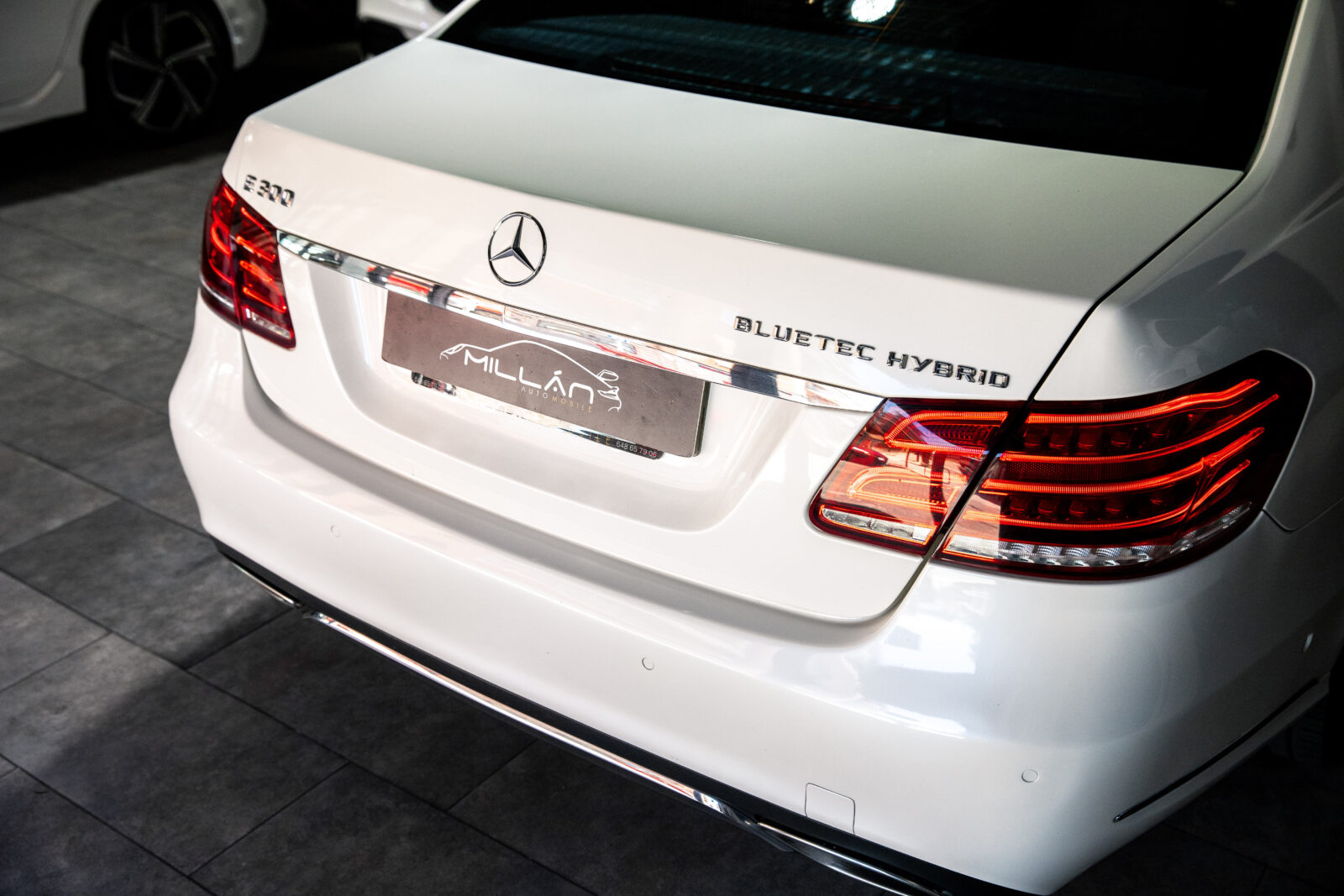 MERCEDES-BENZ E300 HYBRID