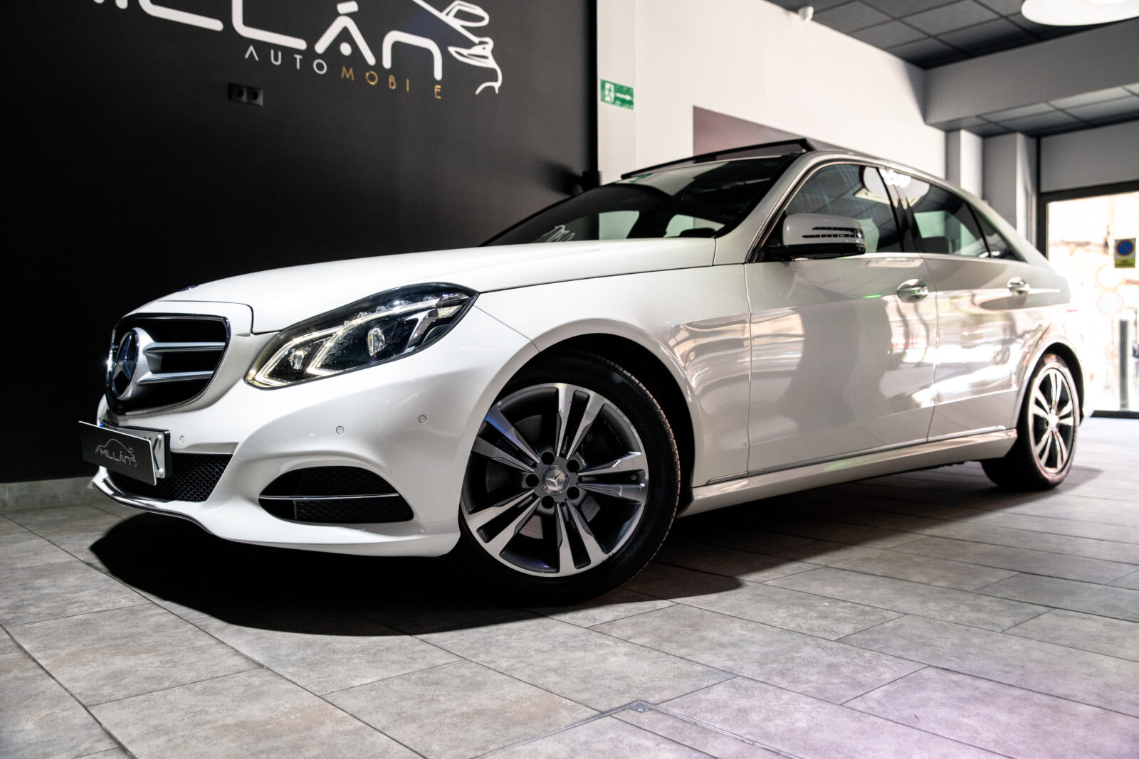 MERCEDES-BENZ E300 HYBRID