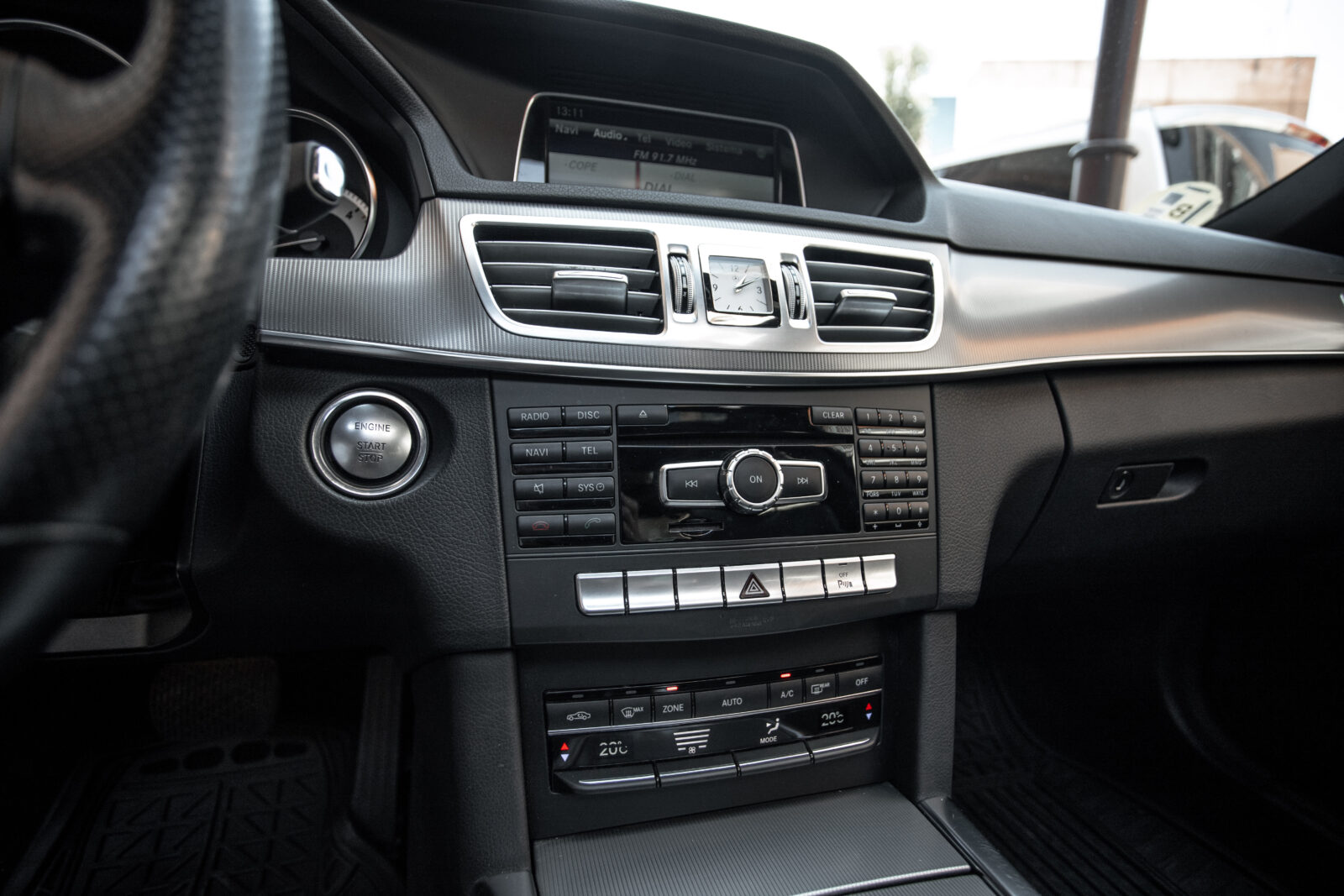MERCEDES-BENZ E300 HYBRID