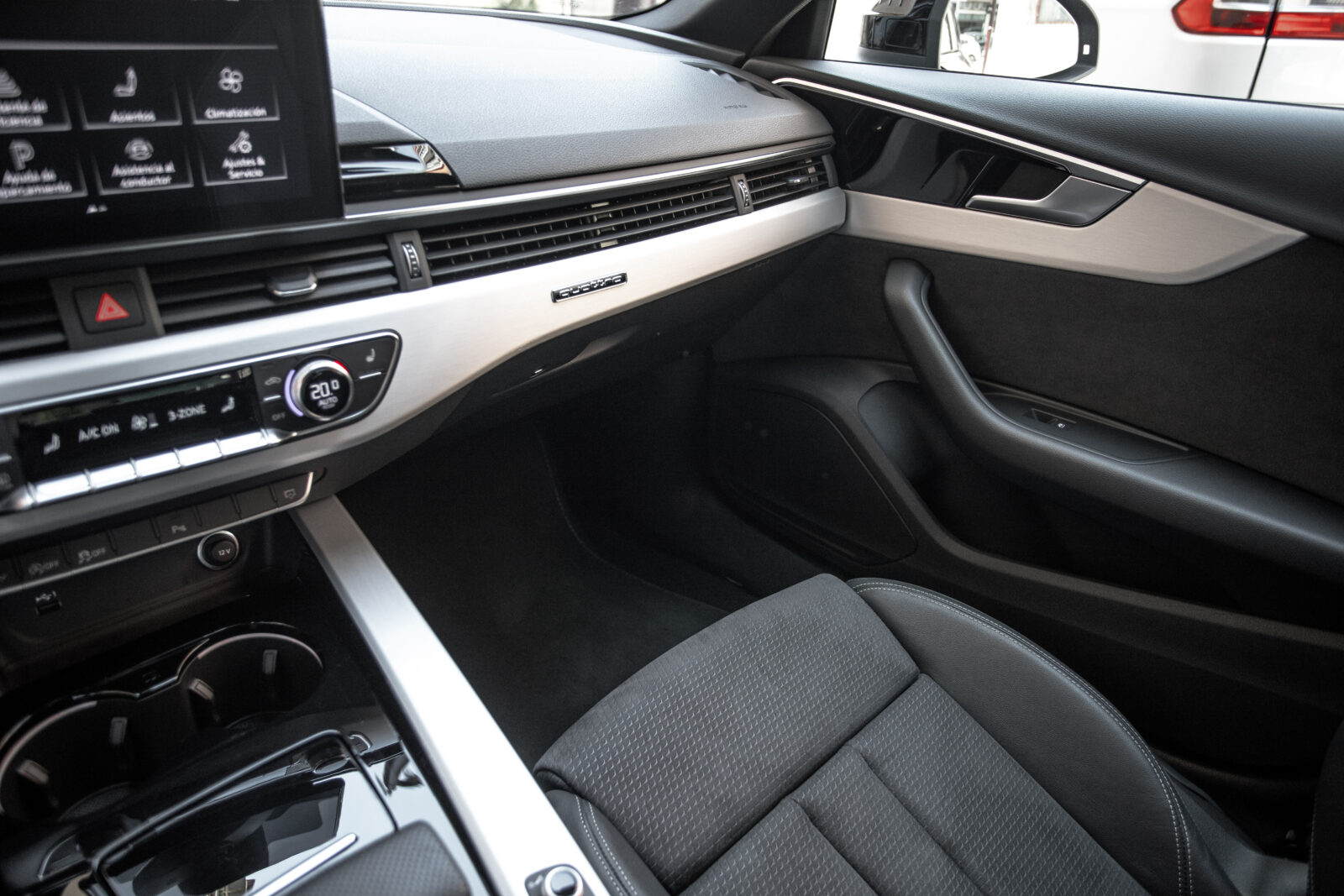 AUDI A4 Black line 40 TDI quattro S tronic