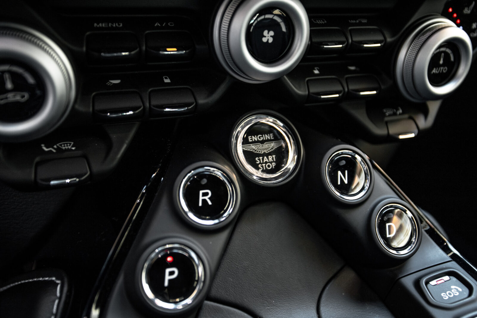 ASTON MARTIN VANTAGE 4.0 V8