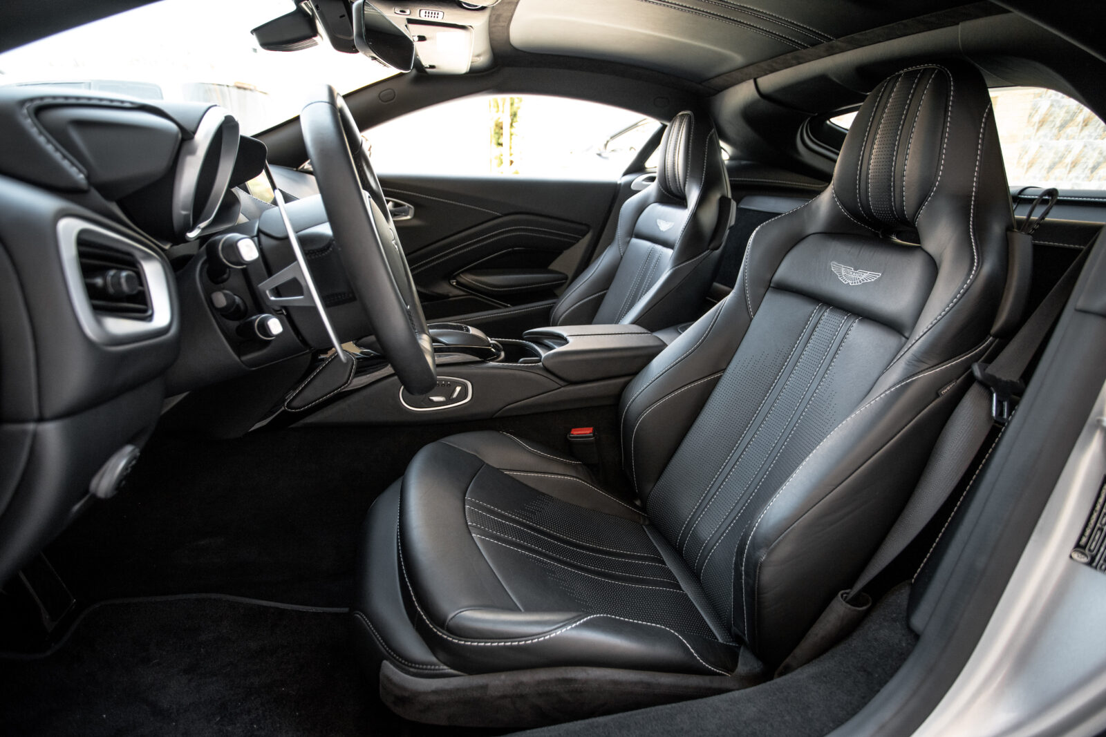 ASTON MARTIN VANTAGE 4.0 V8