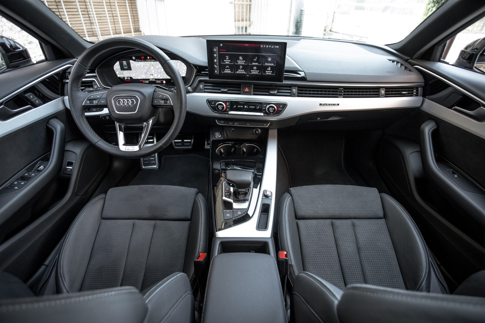 AUDI A4 Black line 40 TDI quattro S tronic
