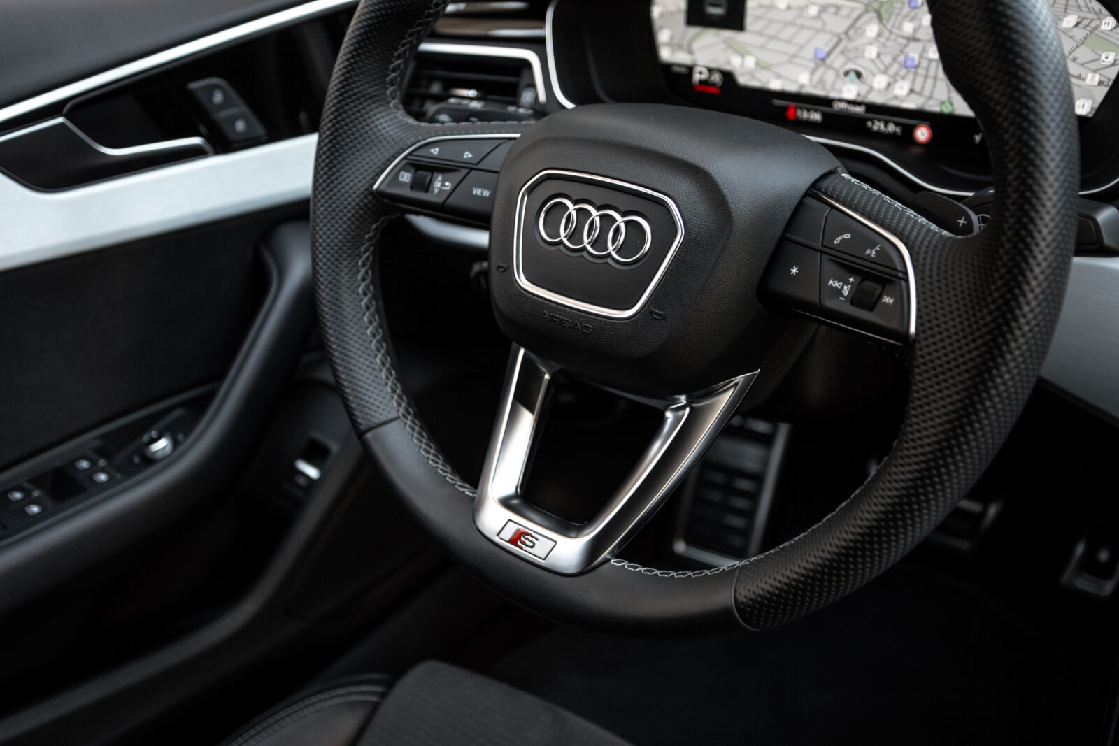 AUDI A4 Black line 40 TDI quattro S tronic