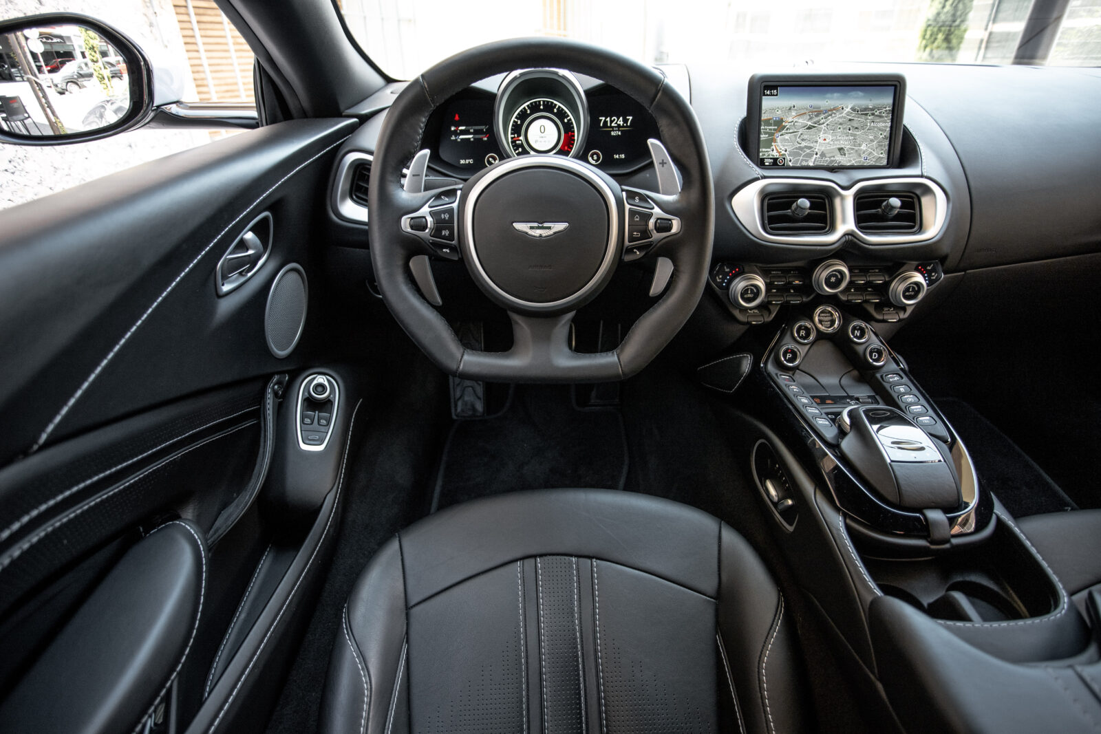 ASTON MARTIN VANTAGE 4.0 V8