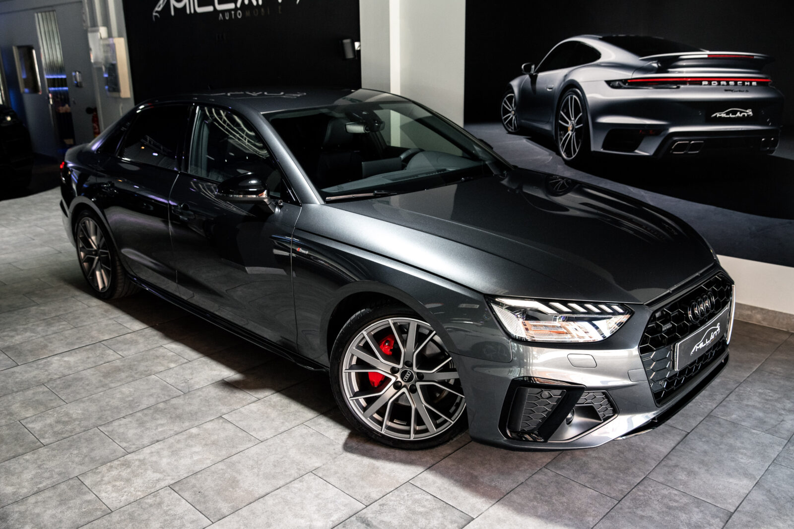 AUDI A4 Black line 40 TDI quattro S tronic