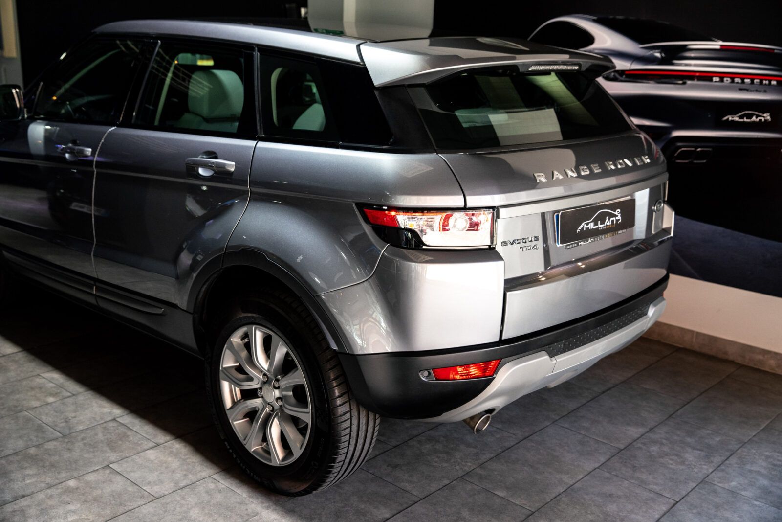 LAND-ROVER Range Rover Evoque  2.2L TD4 4x4 Dynamic Auto