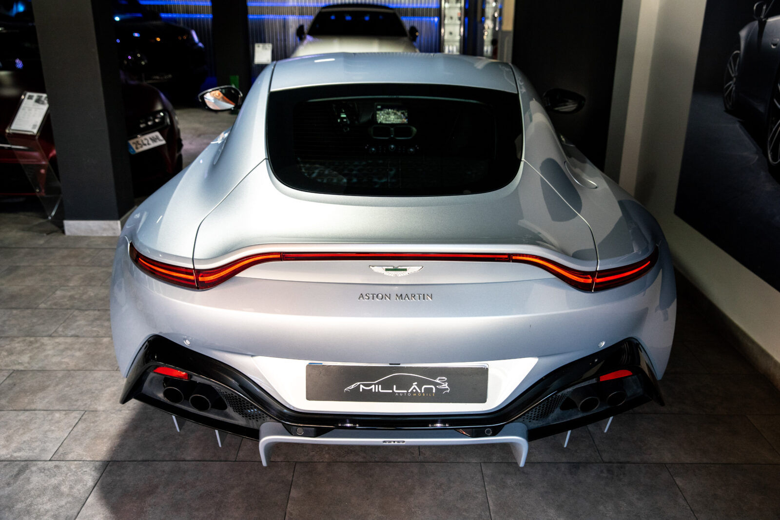 ASTON MARTIN VANTAGE 4.0 V8