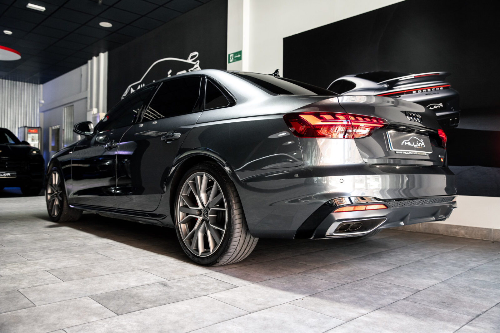 AUDI A4 Black line 40 TDI quattro S tronic