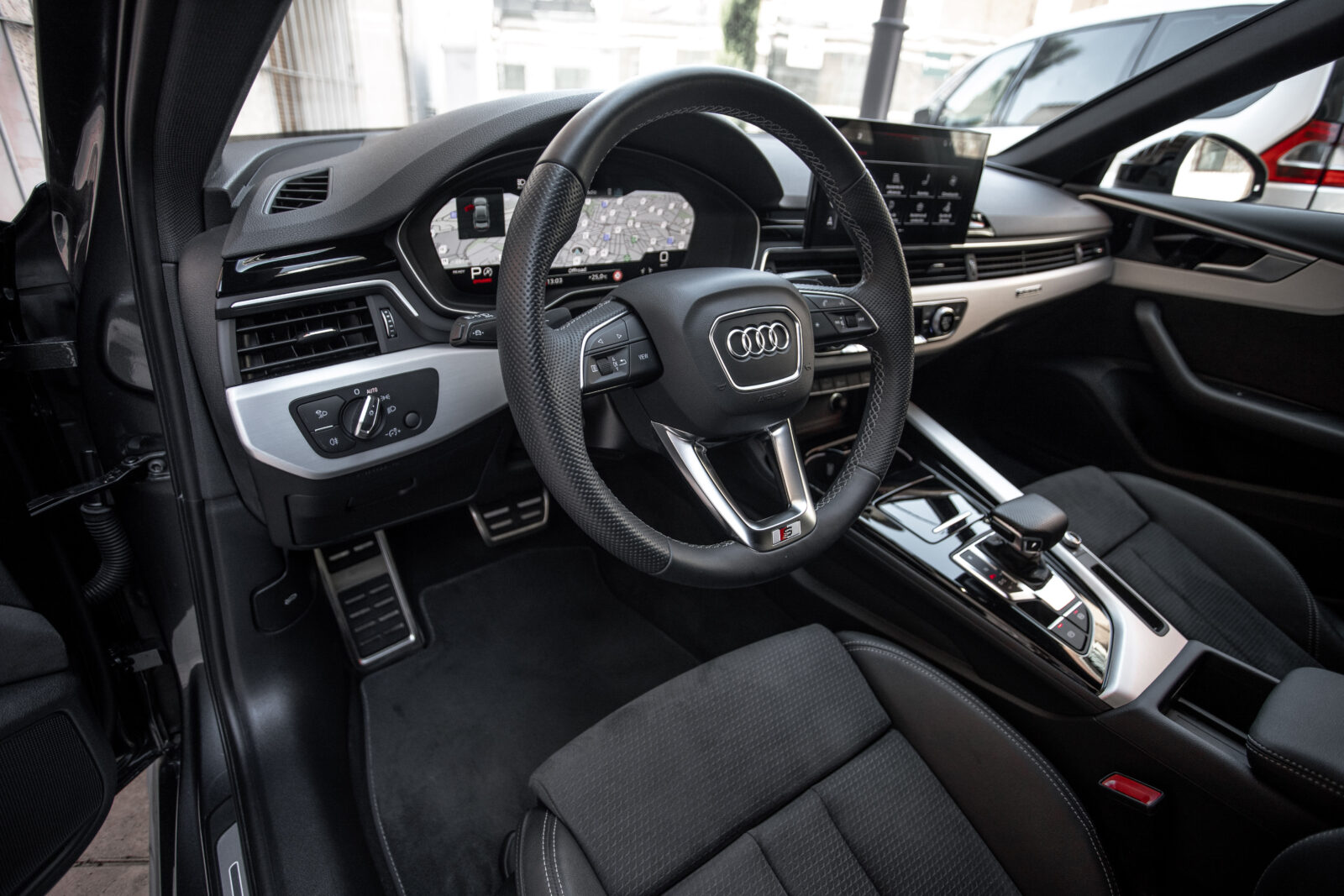 AUDI A4 Black line 40 TDI quattro S tronic