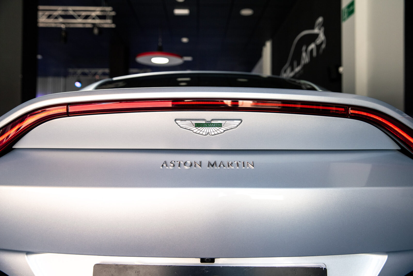ASTON MARTIN VANTAGE 4.0 V8