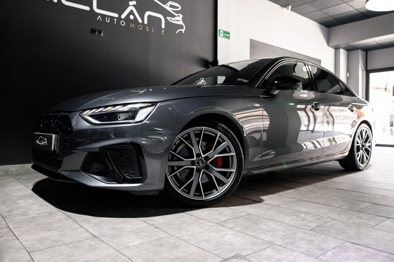 AUDI A4 Black line 40 TDI quattro S tronic