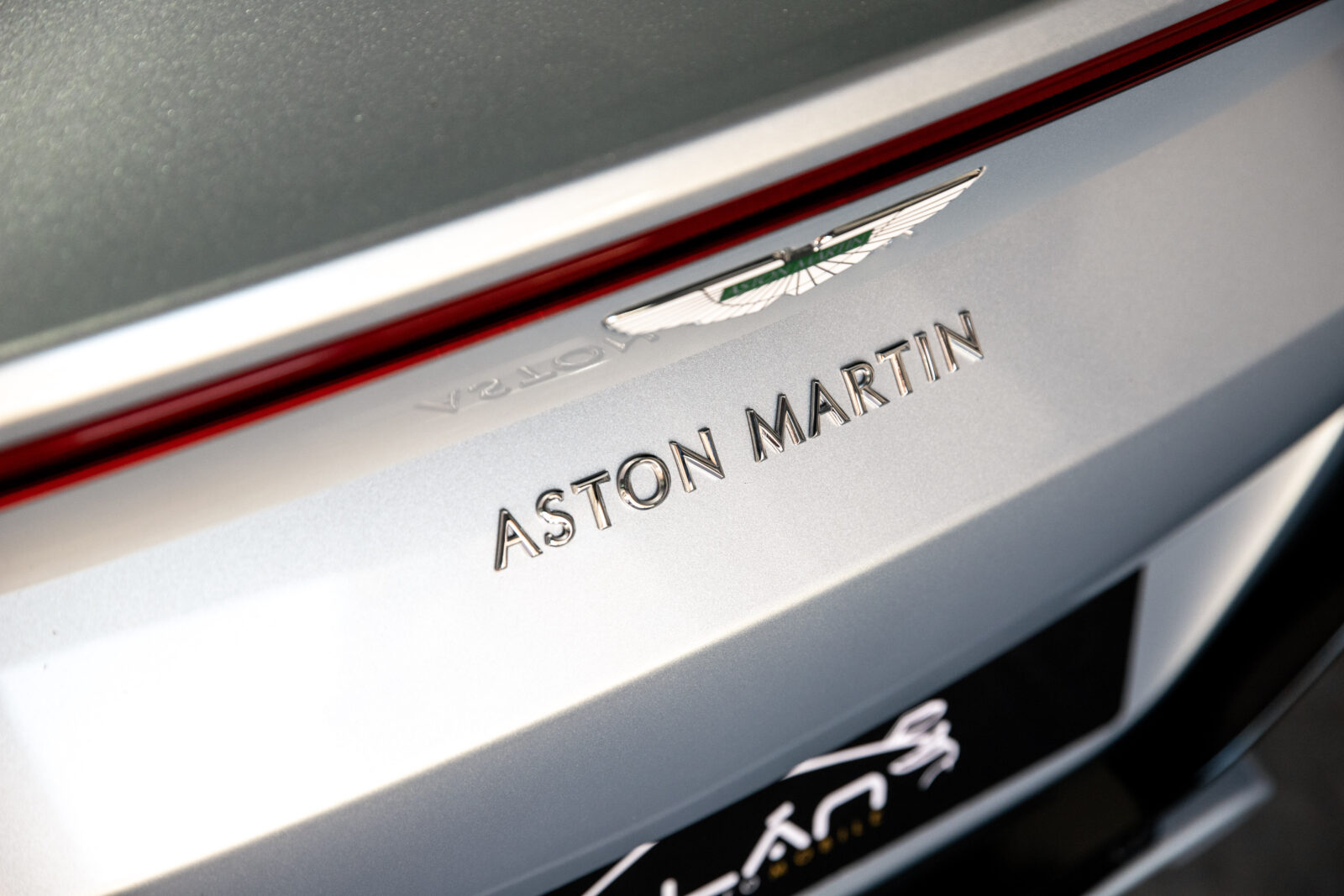 ASTON MARTIN VANTAGE 4.0 V8
