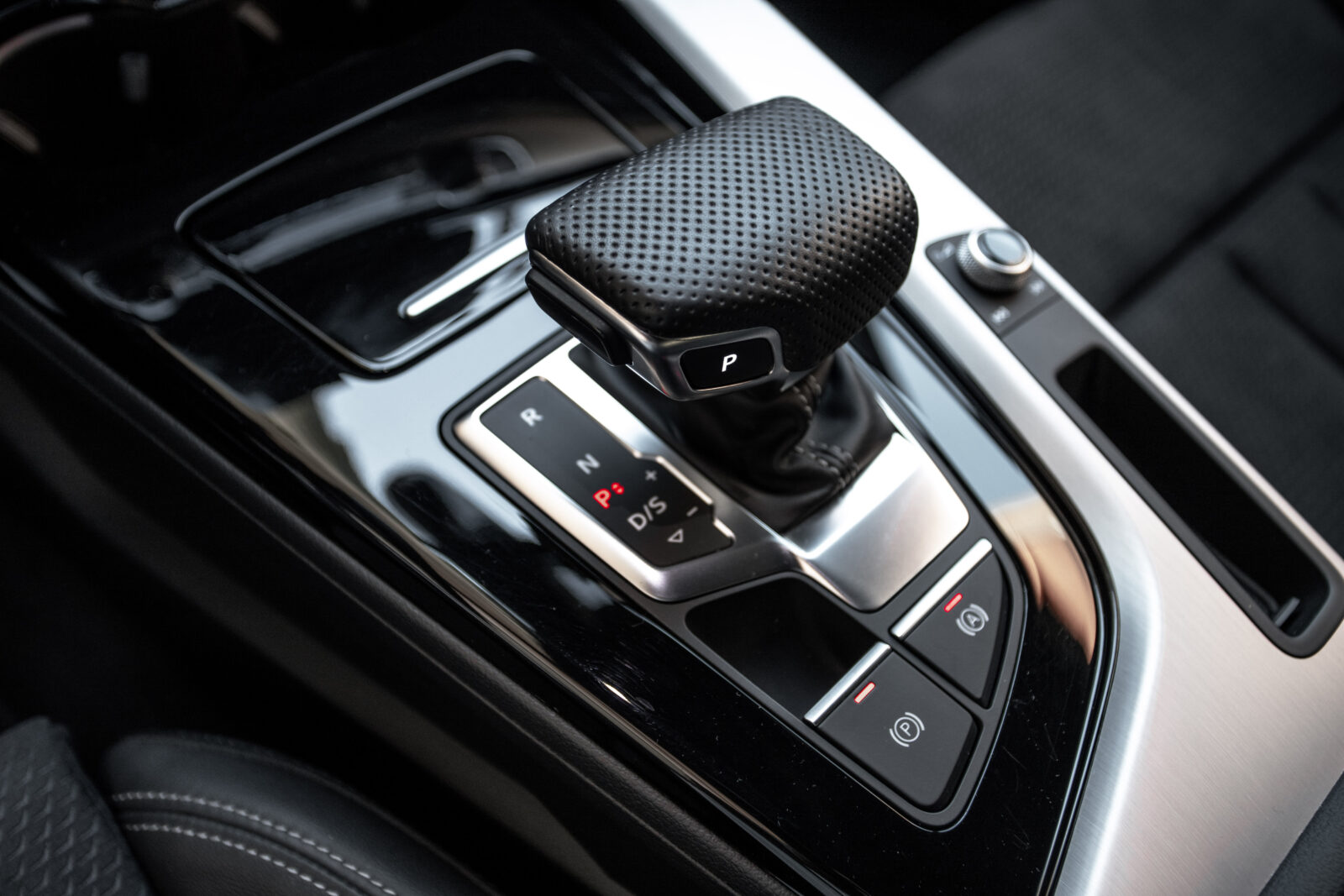 AUDI A4 Black line 40 TDI quattro S tronic