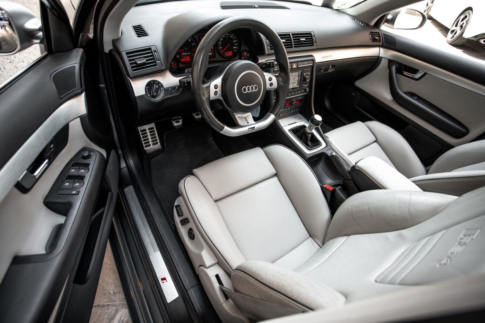 AUDI RS4 4.2 FSI quattro Avant