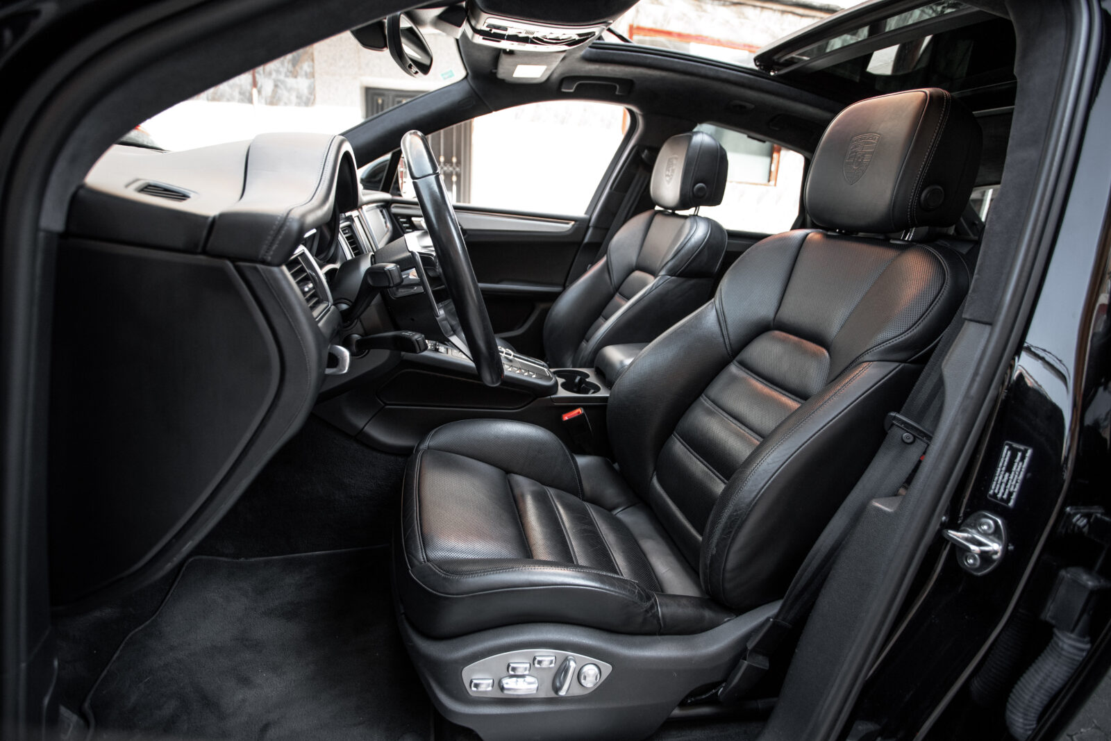 PORSCHE Macan Turbo