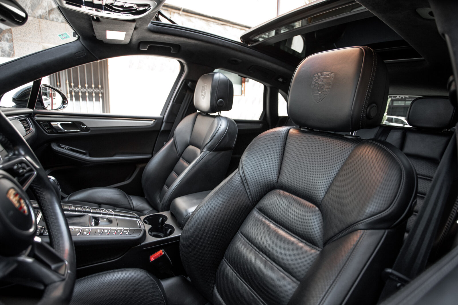 PORSCHE Macan Turbo