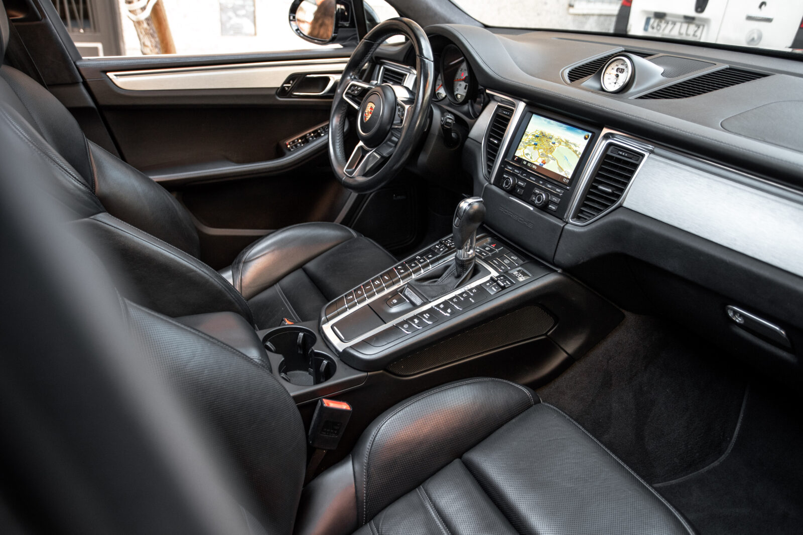 PORSCHE Macan Turbo