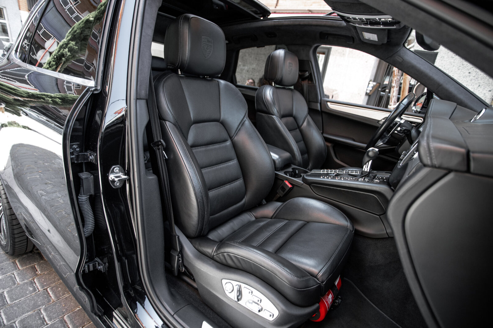 PORSCHE Macan Turbo