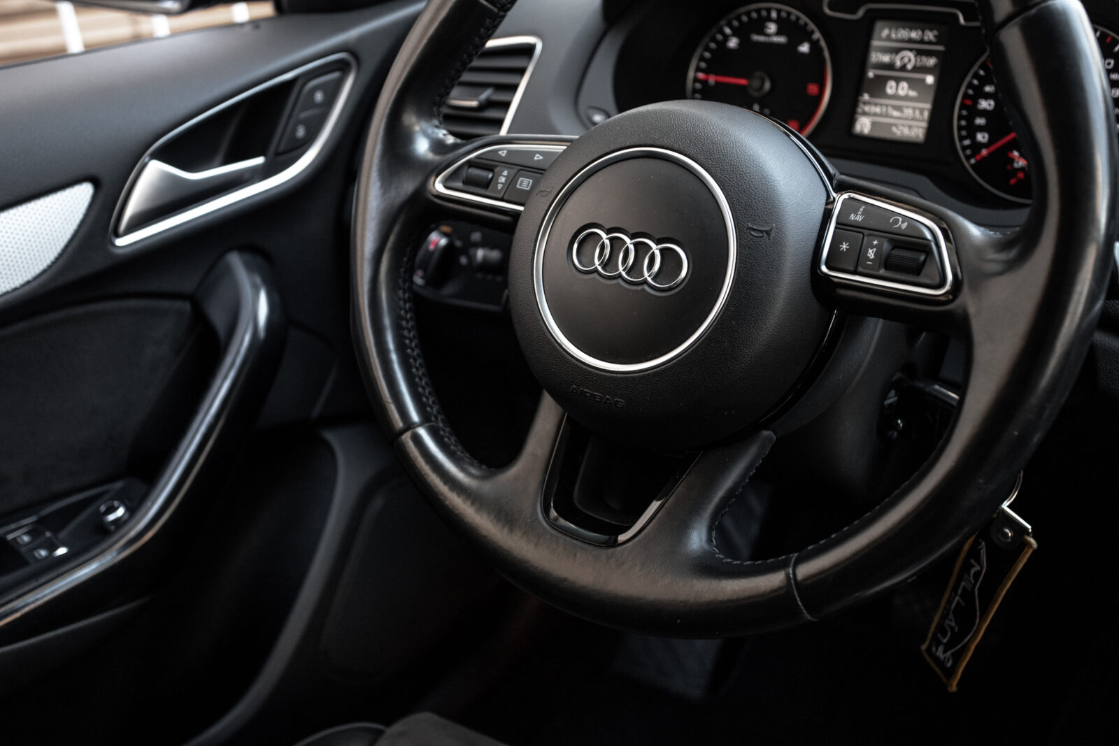 AUDI Q3 2.0 TDI quattro S tronic Ambition