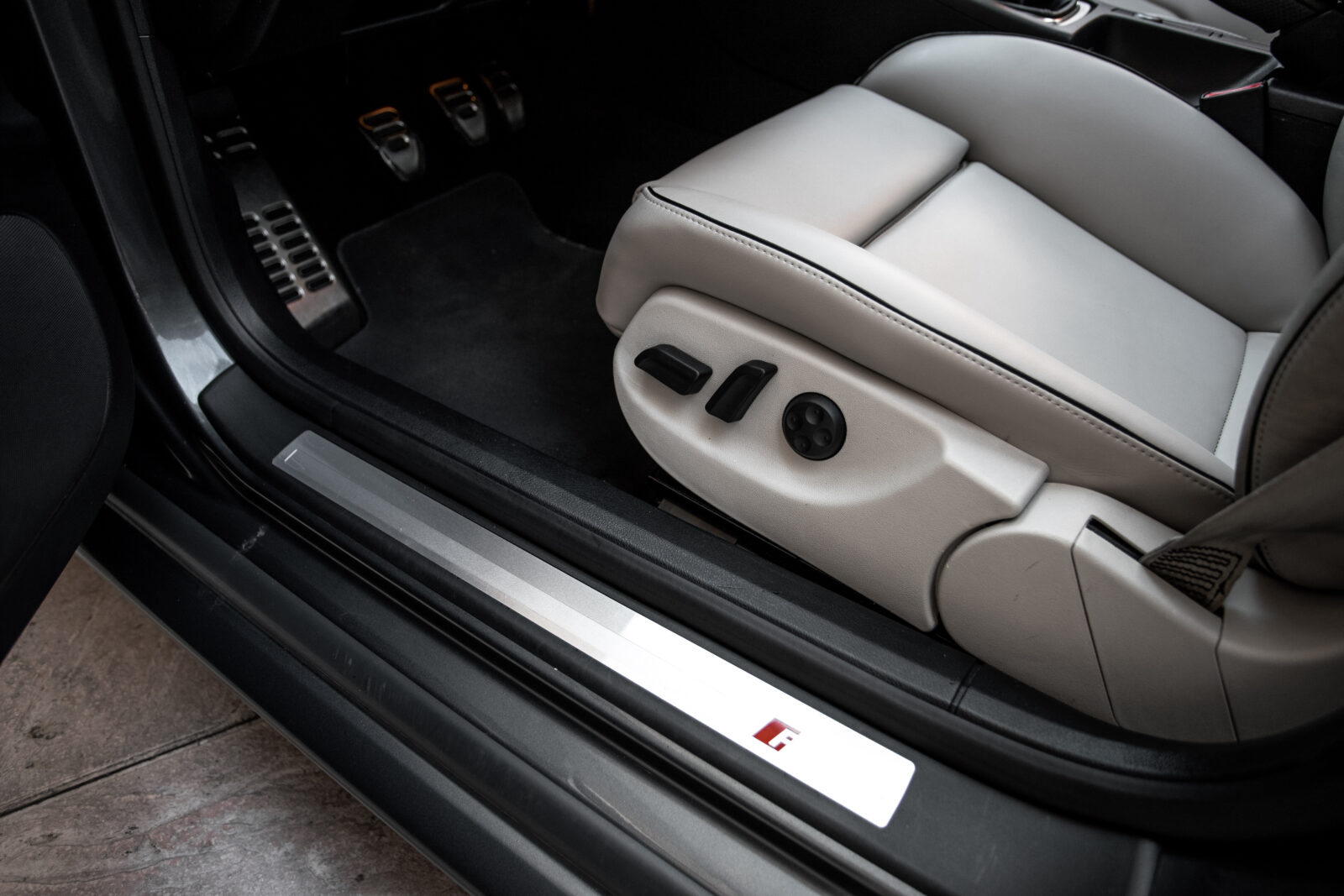 AUDI RS4 4.2 FSI quattro Avant