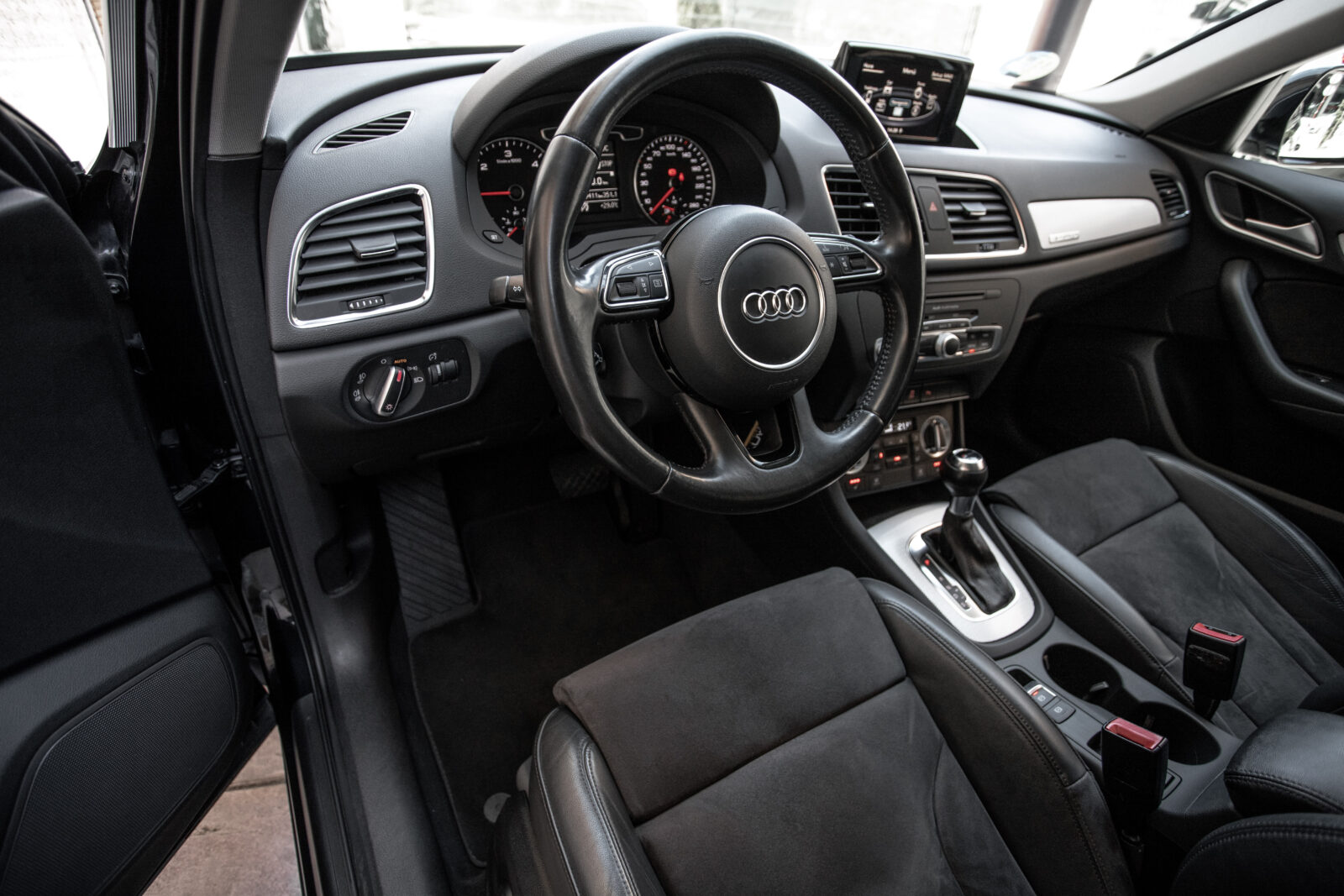 AUDI Q3 2.0 TDI quattro S tronic Ambition