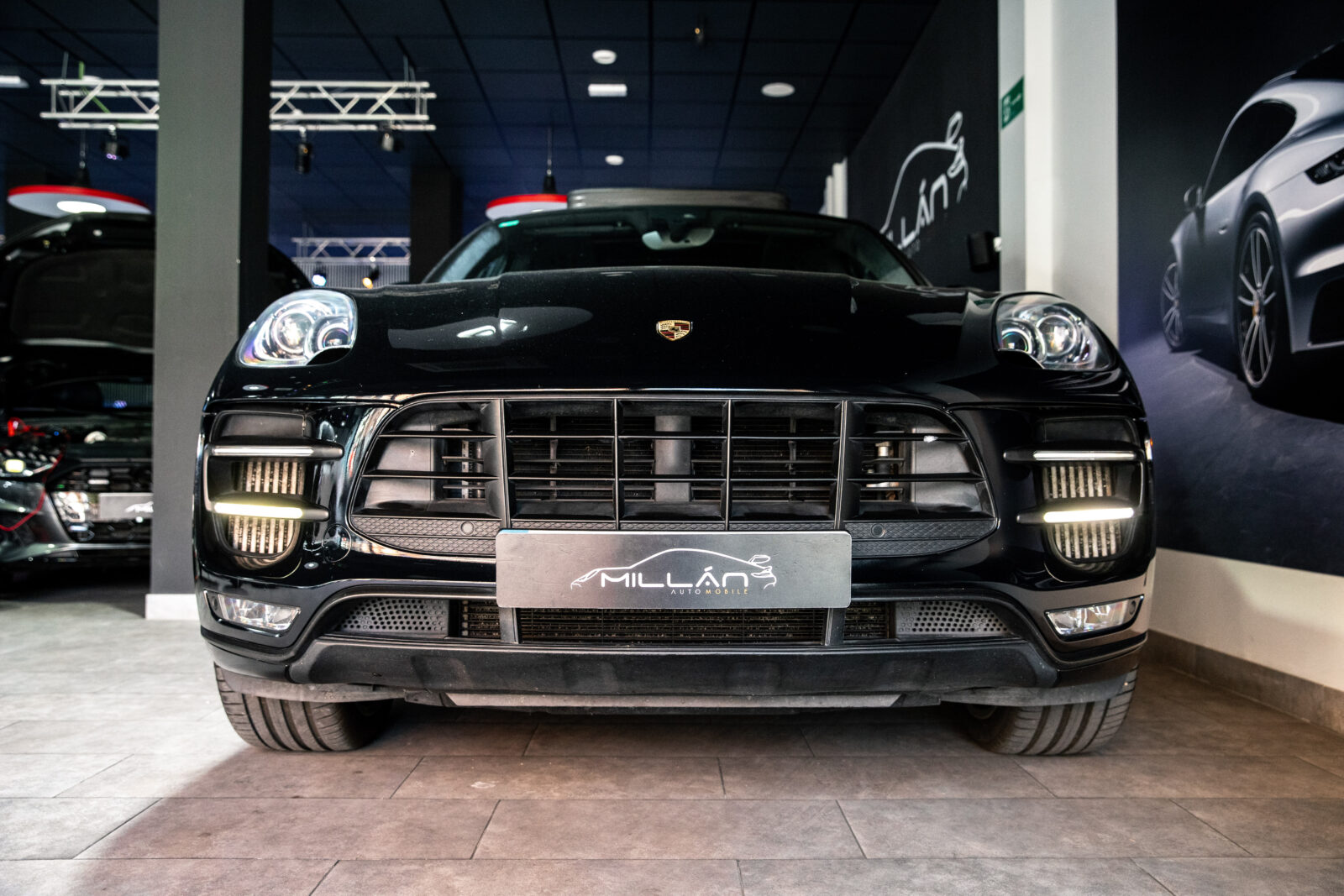 PORSCHE Macan Turbo