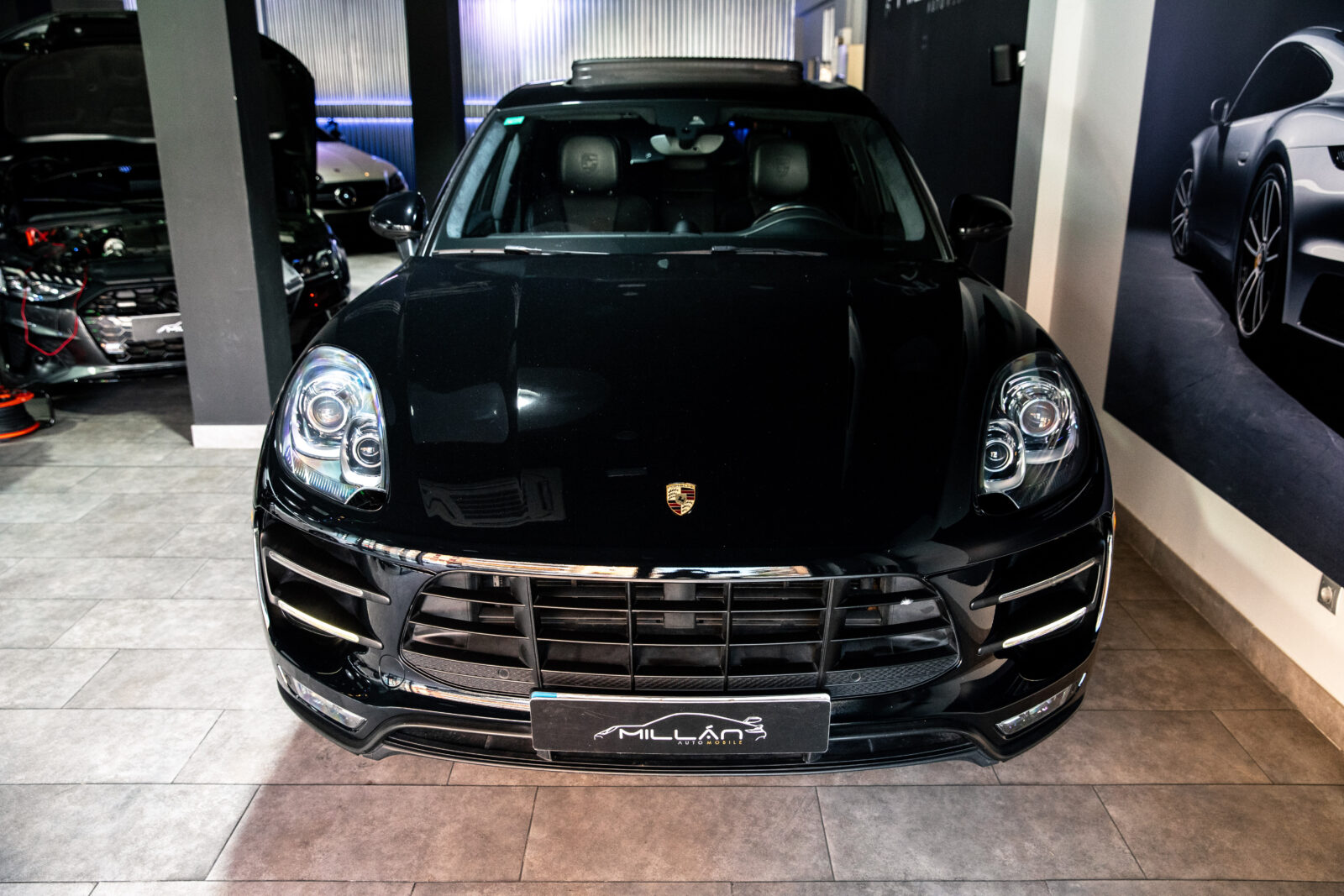 PORSCHE Macan Turbo