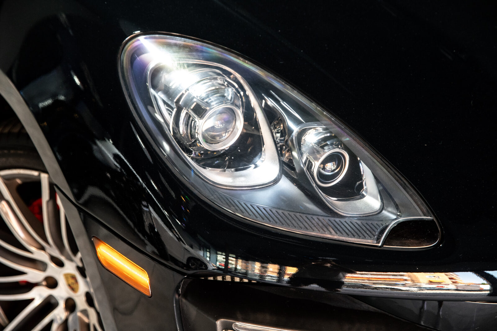 PORSCHE Macan Turbo