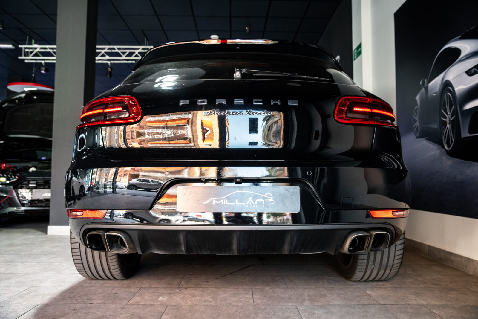 PORSCHE Macan Turbo