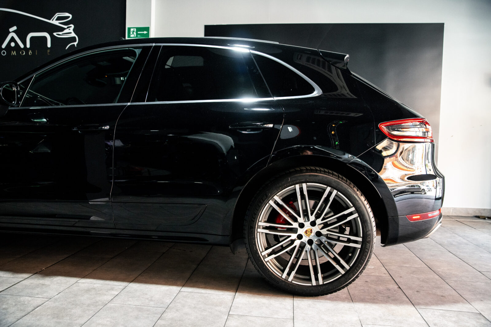 PORSCHE Macan Turbo