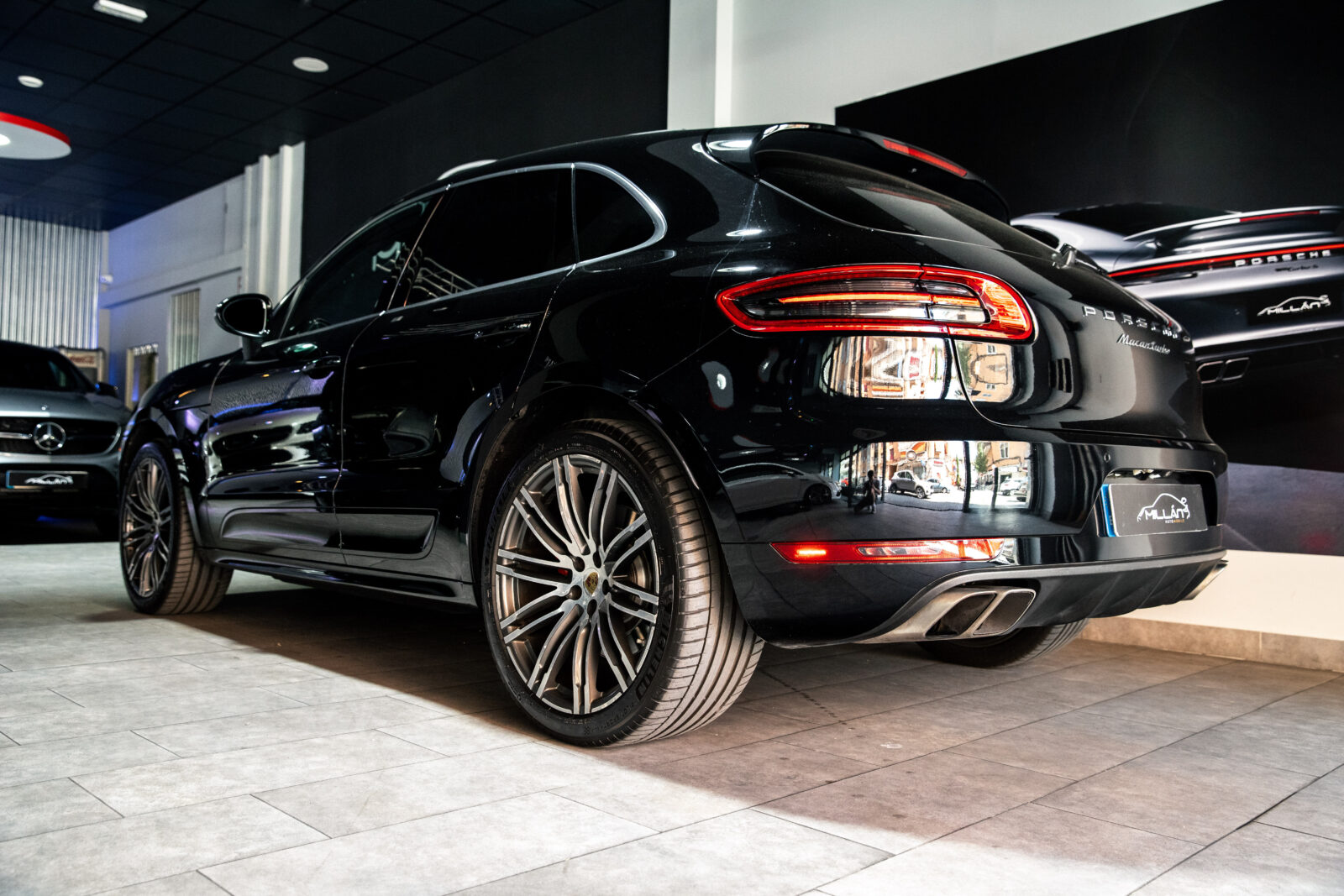 PORSCHE Macan Turbo