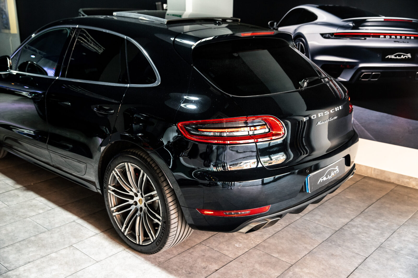 PORSCHE Macan Turbo