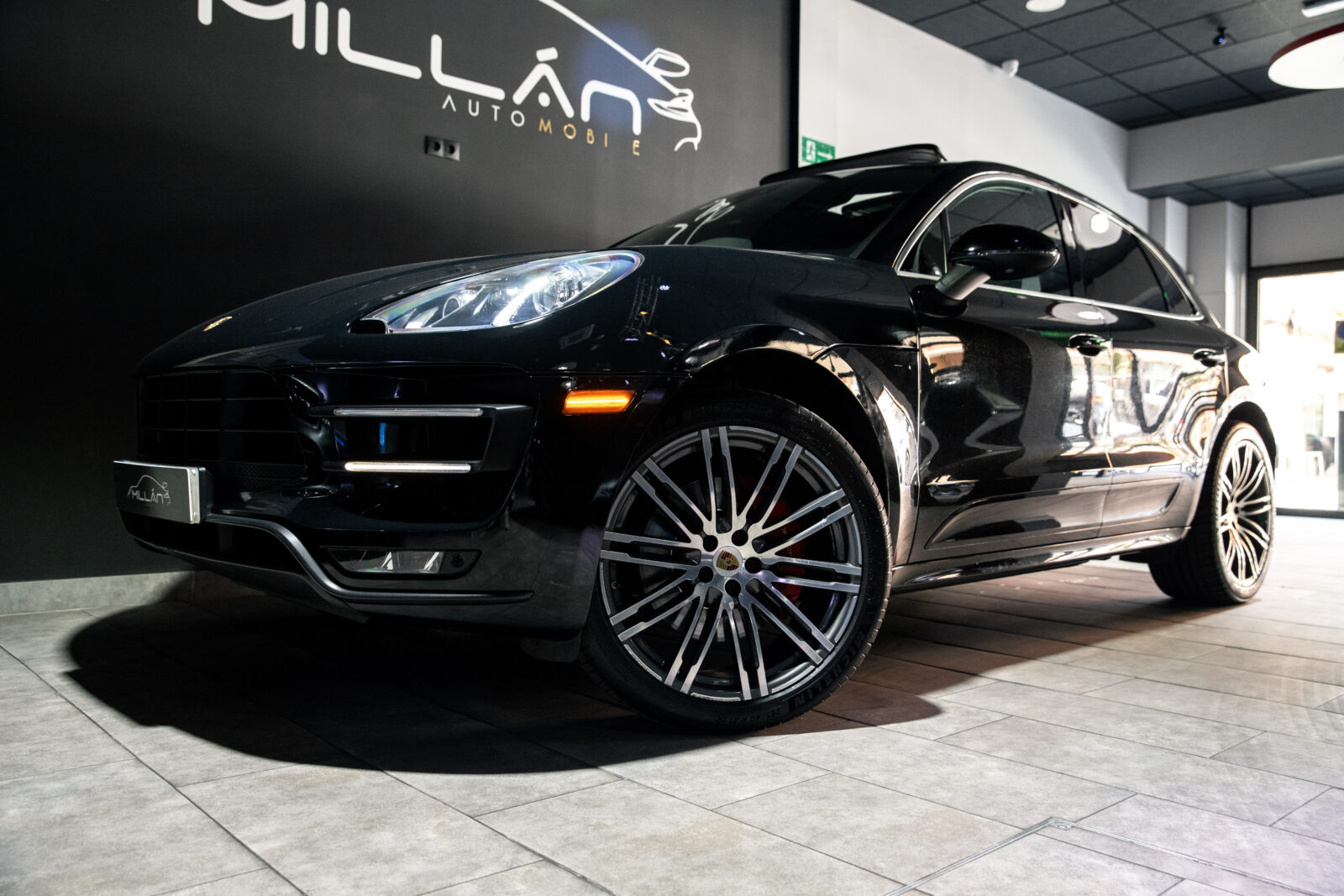 PORSCHE Macan Turbo