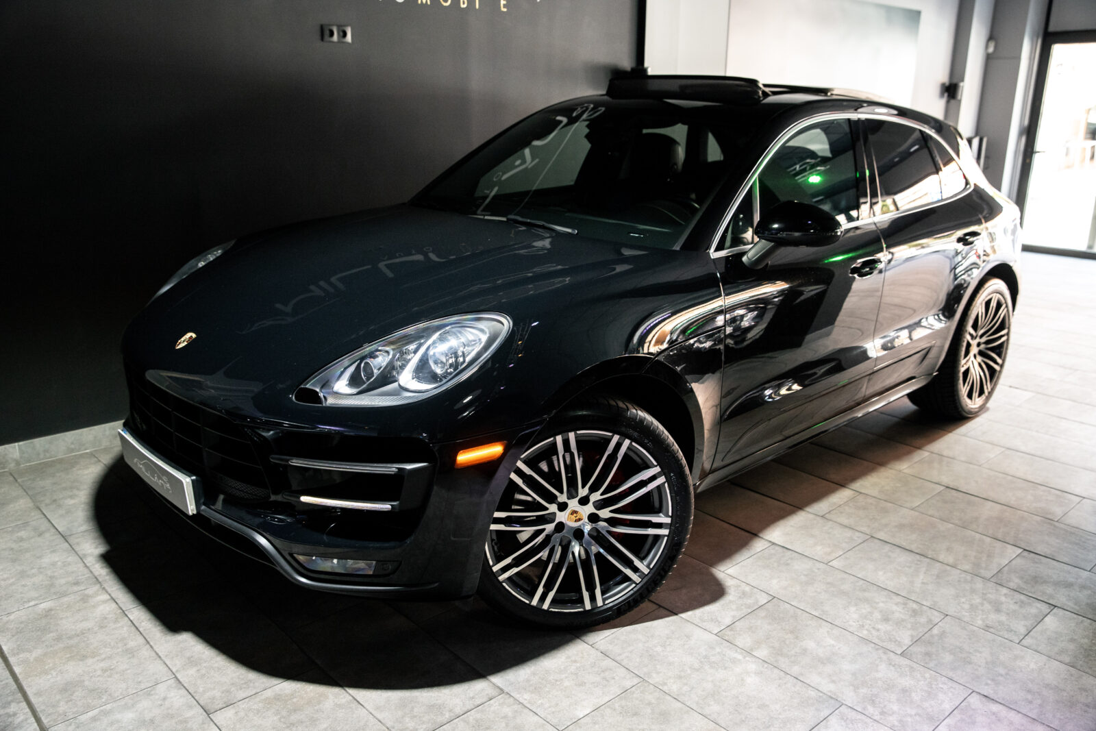 PORSCHE Macan Turbo