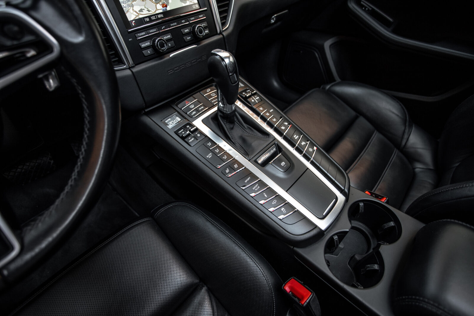 PORSCHE Macan Turbo