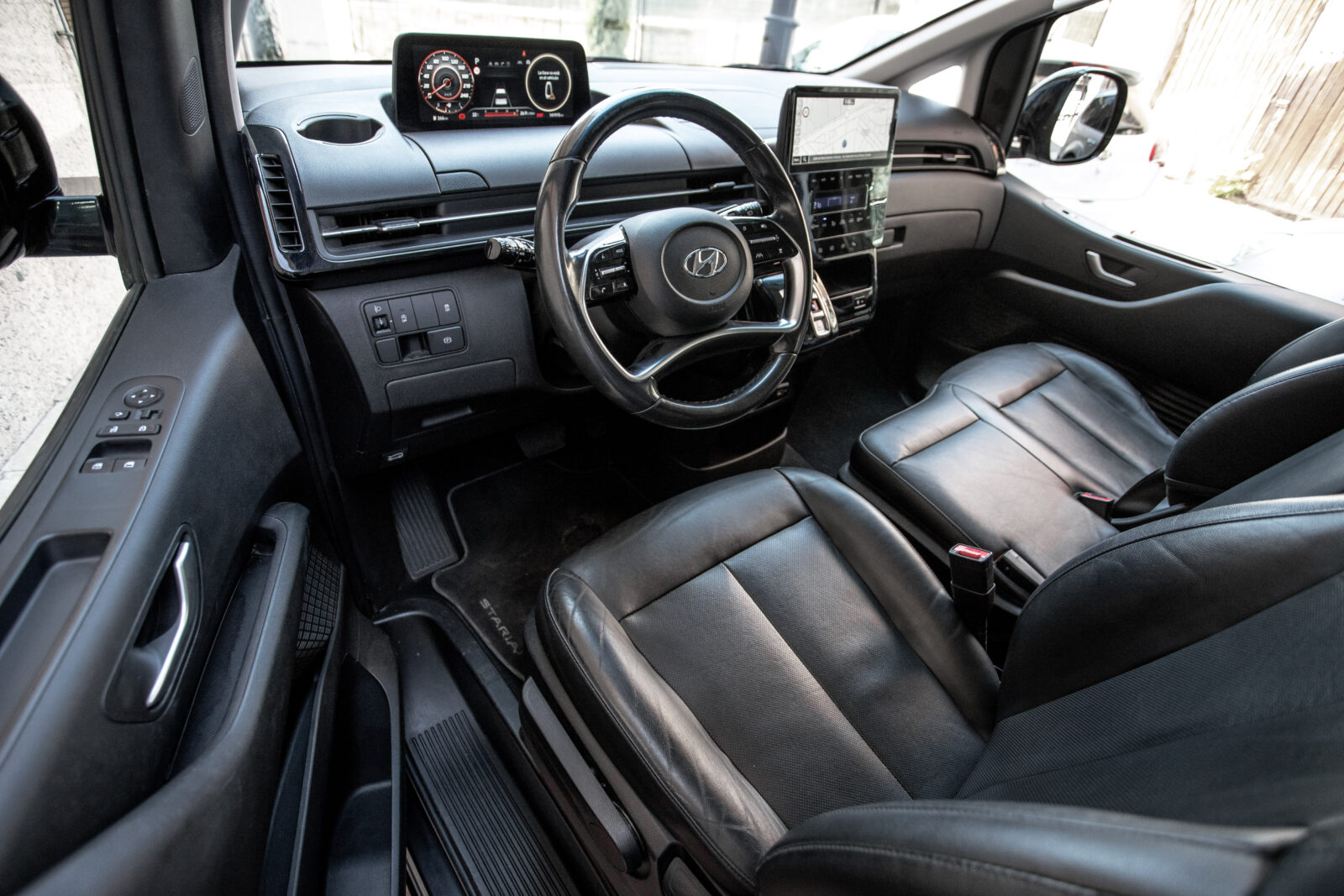 HYUNDAI STARIA 2.2 CRDI Tecno 9S
