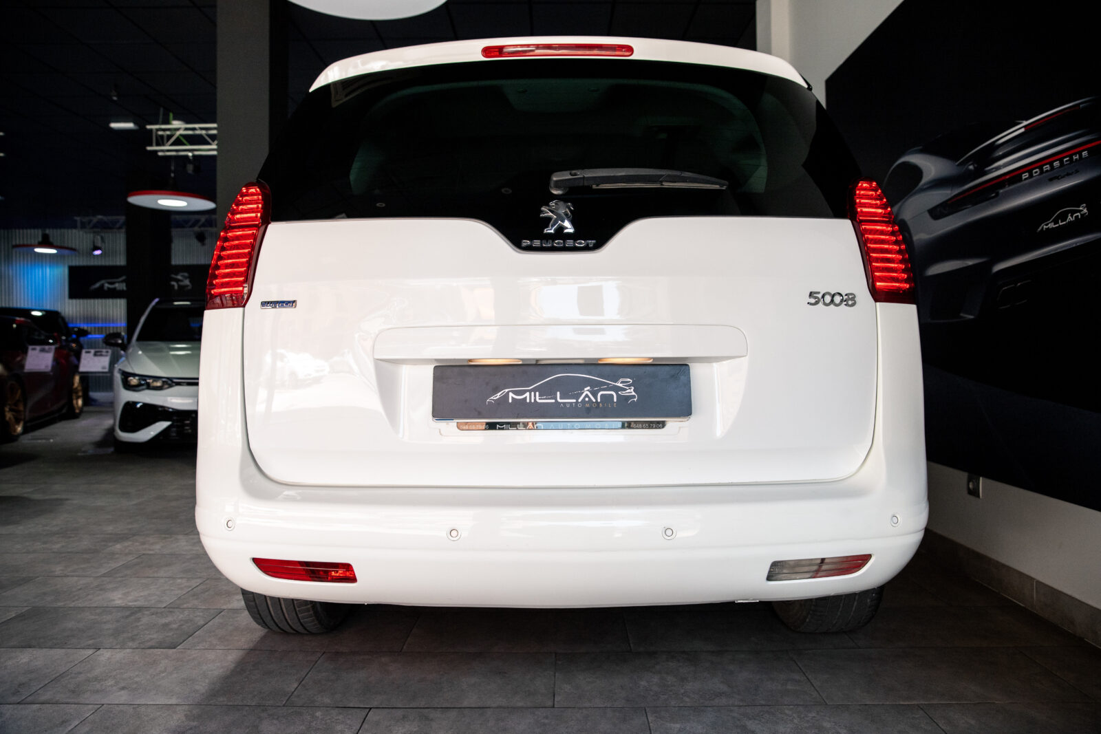 PEUGEOT 5008 PEUGEOT 3008 Style 1.6 BlueHDI 120 EAT6