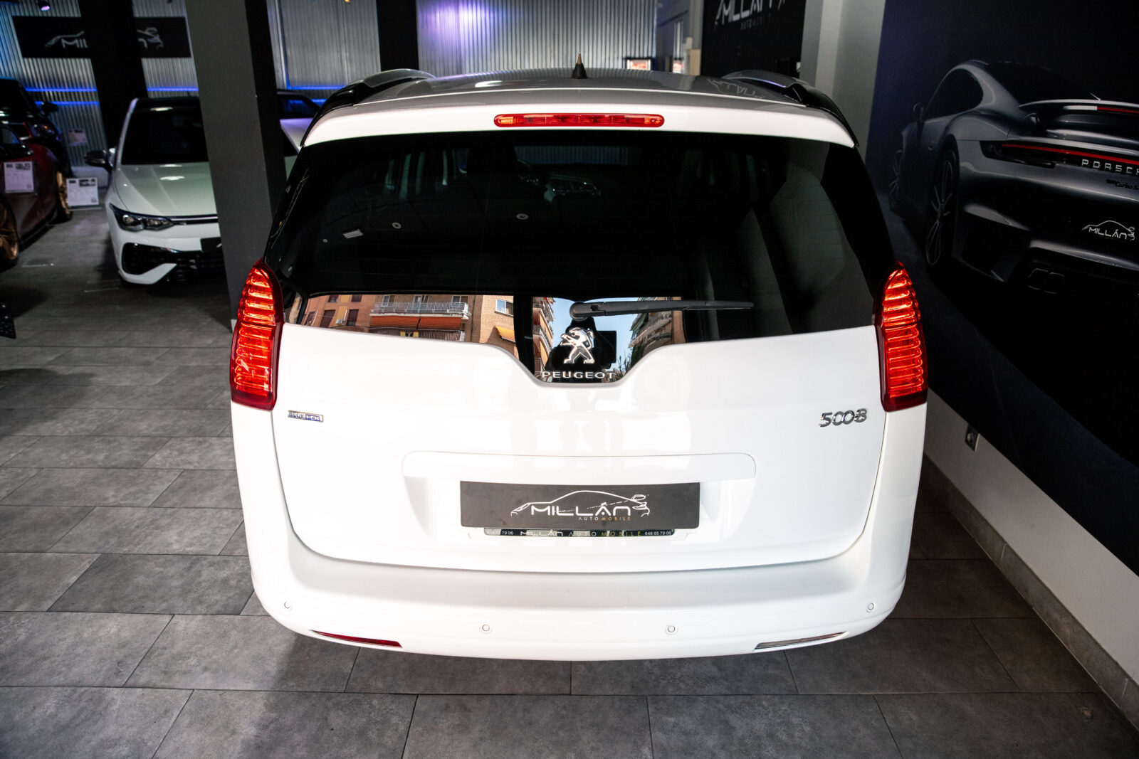 PEUGEOT 5008 PEUGEOT 3008 Style 1.6 BlueHDI 120 EAT6