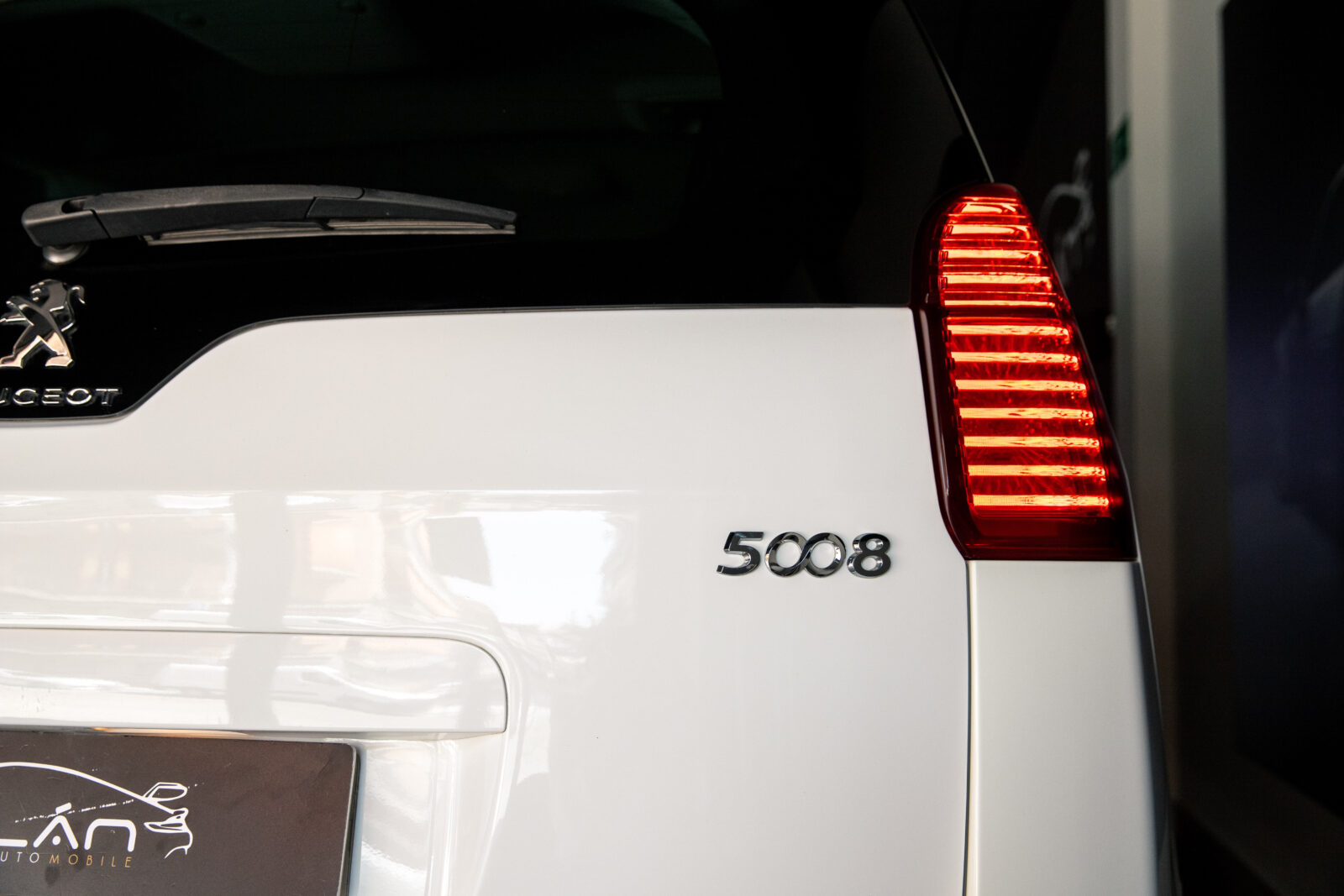 PEUGEOT 5008 PEUGEOT 3008 Style 1.6 BlueHDI 120 EAT6
