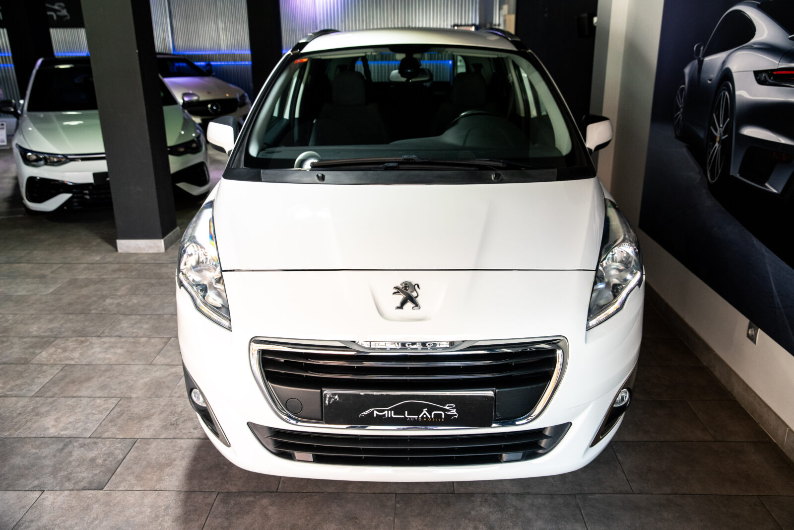 PEUGEOT 5008 PEUGEOT 3008 Style 1.6 BlueHDI 120 EAT6