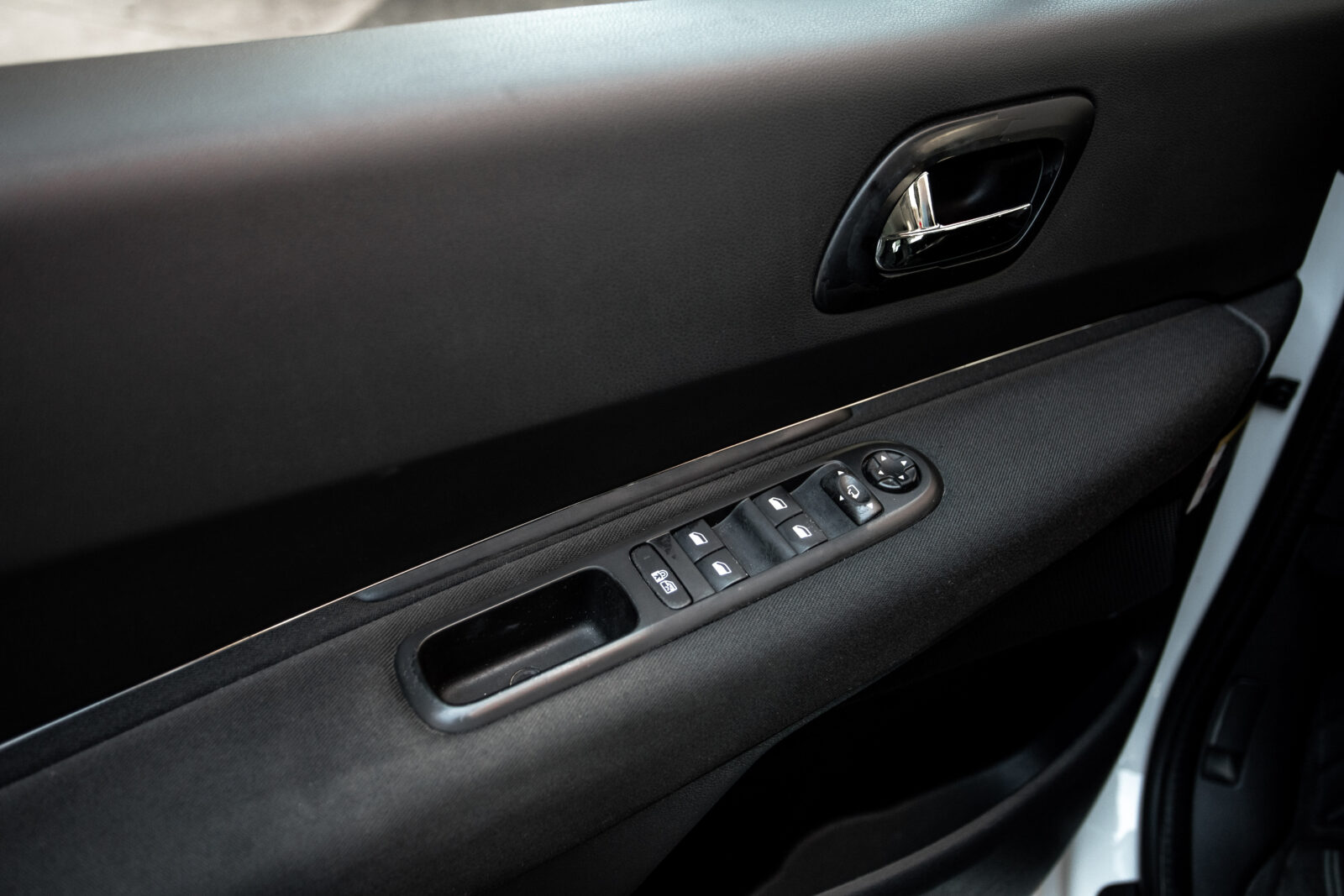 PEUGEOT 5008 PEUGEOT 3008 Style 1.6 BlueHDI 120 EAT6
