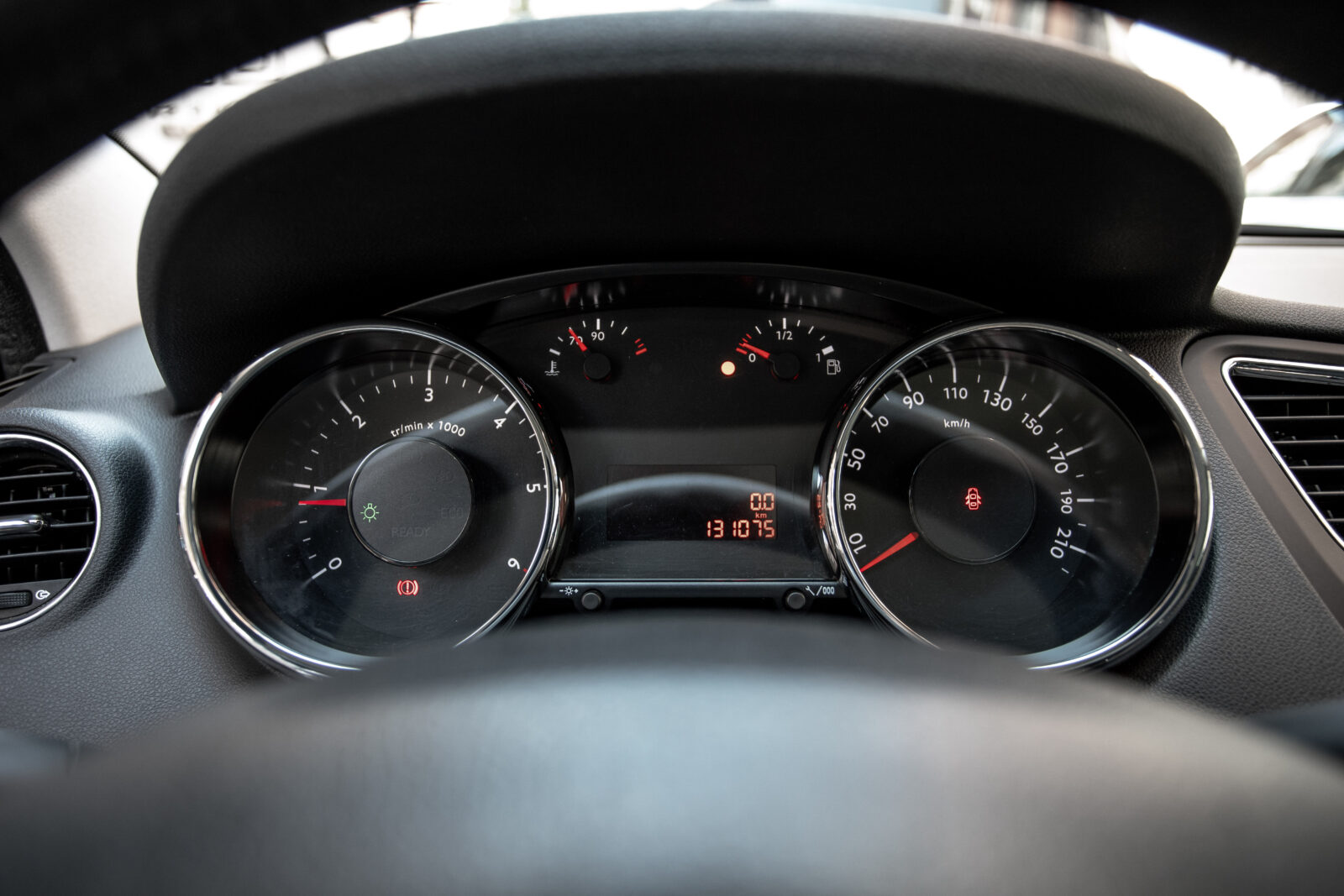 PEUGEOT 5008 PEUGEOT 3008 Style 1.6 BlueHDI 120 EAT6