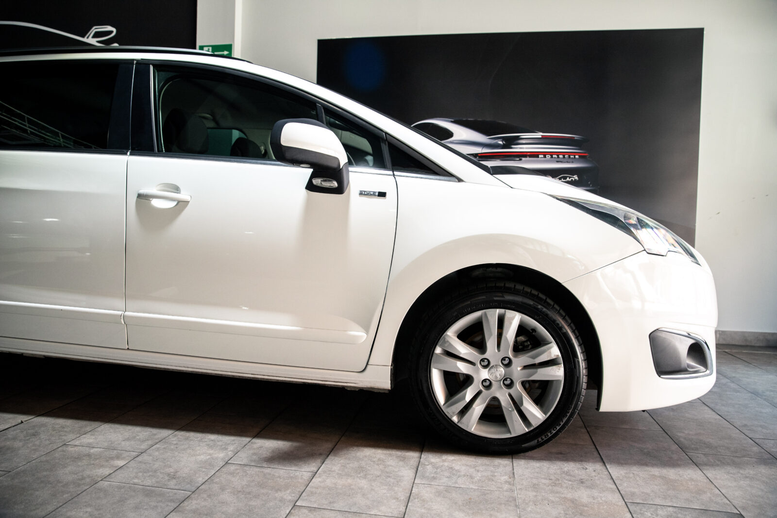 PEUGEOT 5008 PEUGEOT 3008 Style 1.6 BlueHDI 120 EAT6