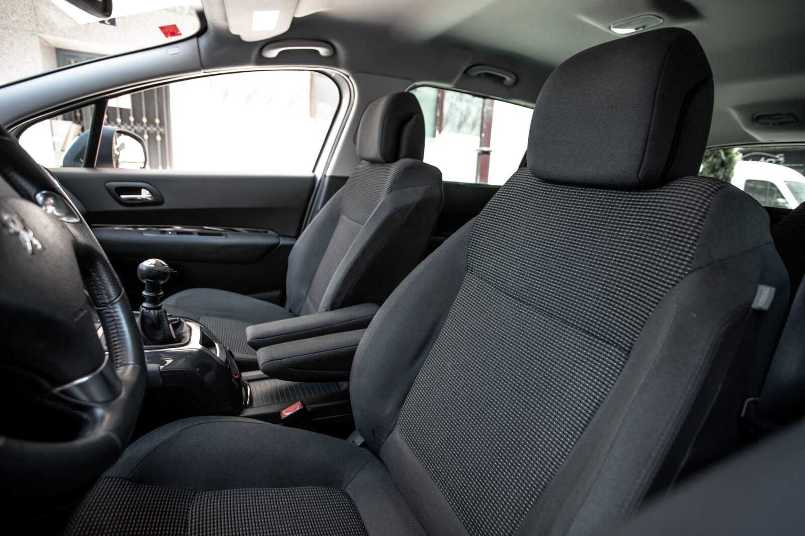 PEUGEOT 5008 PEUGEOT 3008 Style 1.6 BlueHDI 120 EAT6