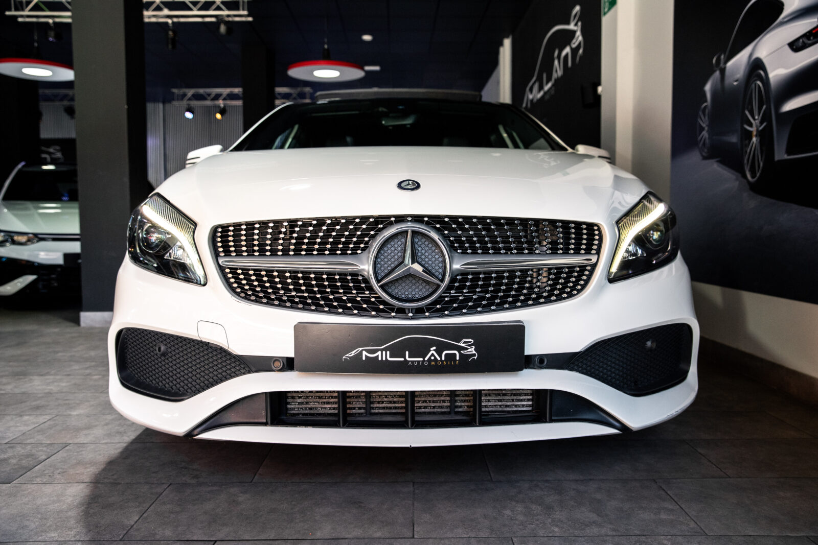 MERCEDES-BENZ A 200d AMG