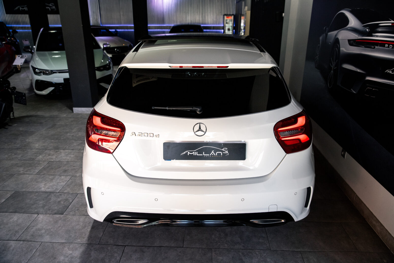MERCEDES-BENZ A 200d AMG