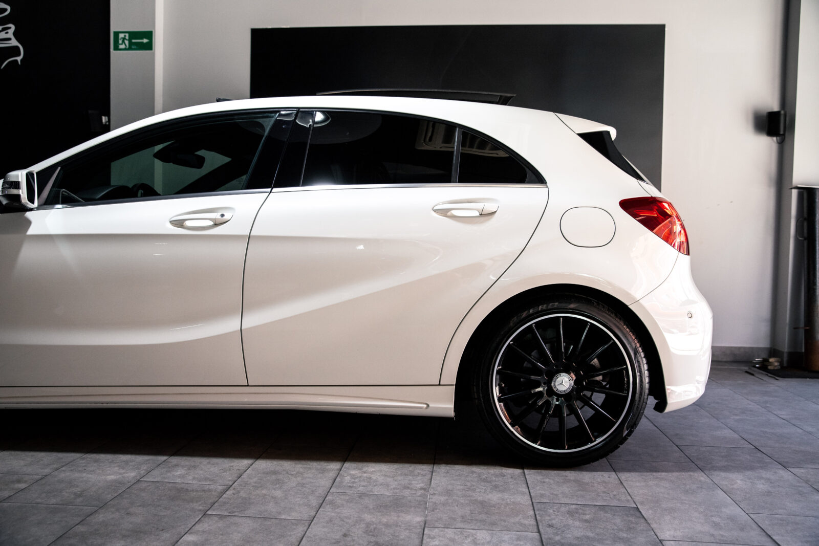 MERCEDES-BENZ A 200d AMG