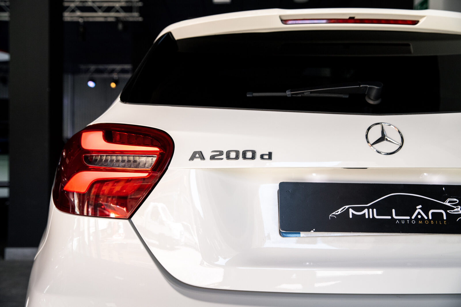 MERCEDES-BENZ A 200d AMG
