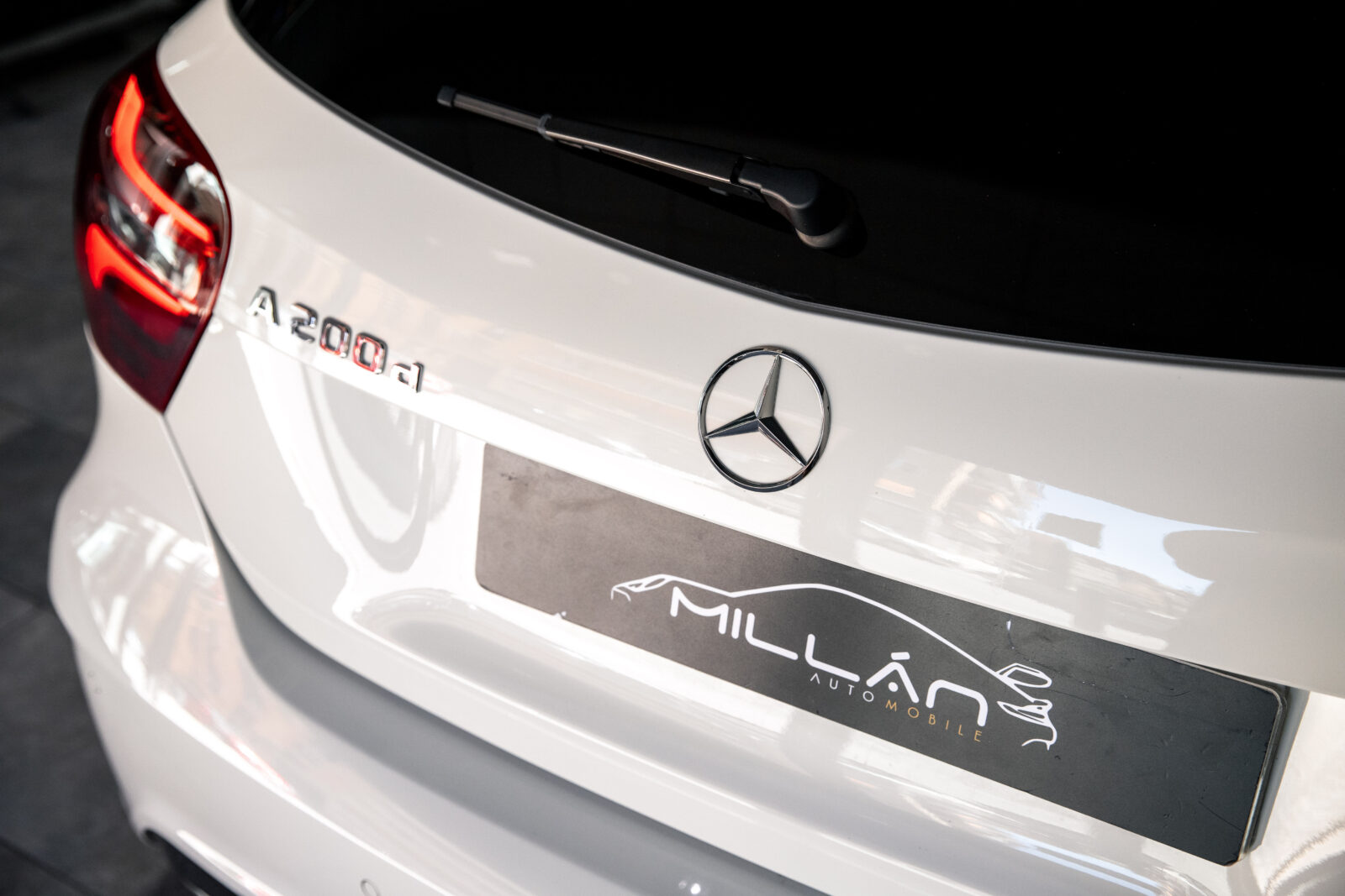 MERCEDES-BENZ A 200d AMG